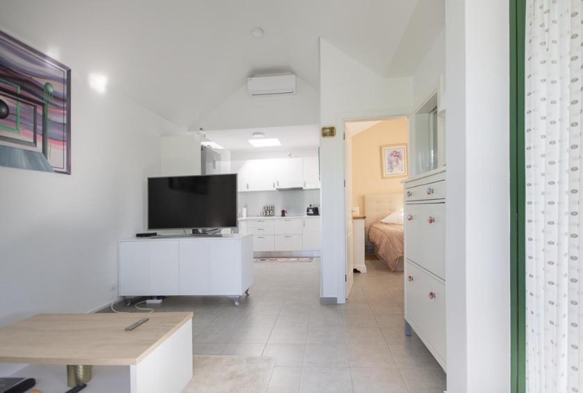 Casa de vacances Charming With Private Garden